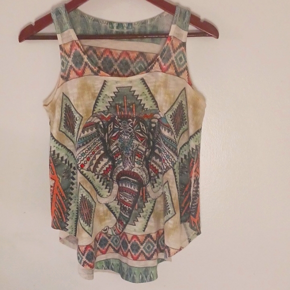 🌸Gorgeous Women's knit Elephant 🐘 Tank - Picture 1 of 10